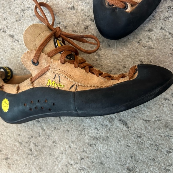 La Sportiva unisex women 9.5 climbing Athletic Shoes in very good condition - Picture 8 of 12